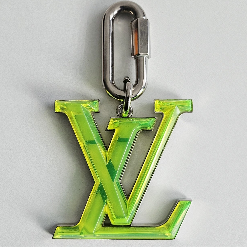 Louis Vuitton Neon Green Oversized LV Prism Bag Charm/Key Holder - Picture 7 of 10